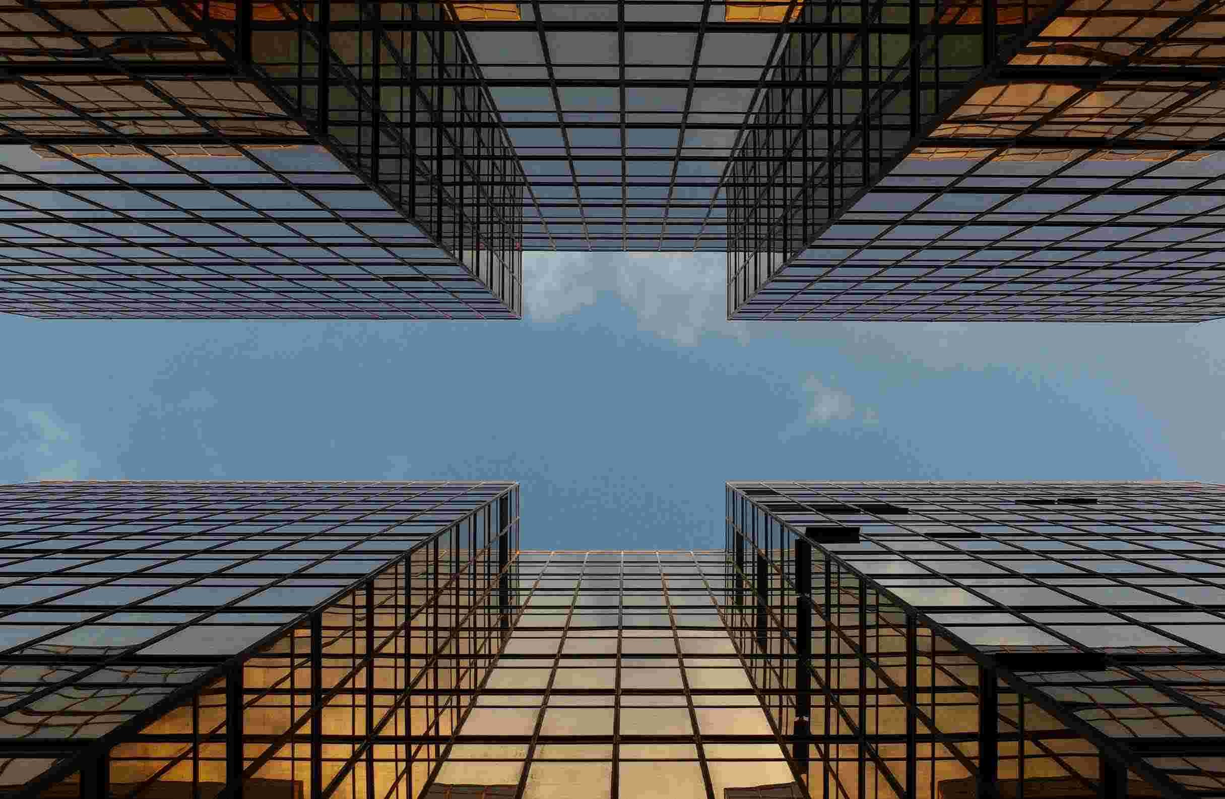 Penyederhanaan Manajemen Inventaris dengan Stiker RFID UHF: Meningkatkan Operasi Ritel