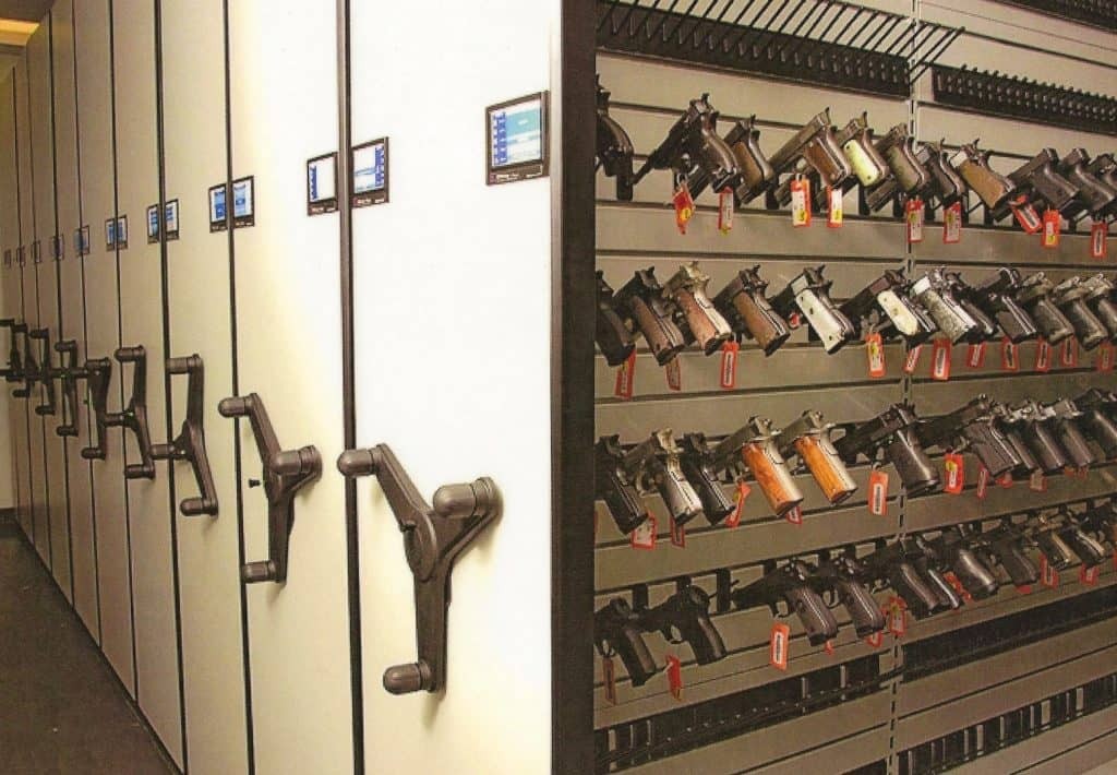 Meningkatkan Keamanan Senjata dengan RFID: Kabinet Pintar, Antena UHF, dan Pelacakan Waktu Nyata